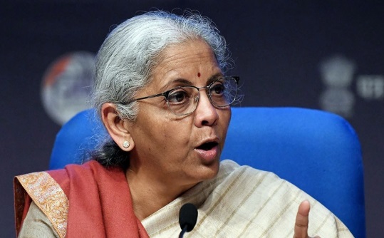 भारत अपनी मजबूत आर्थिक बुनियाद से अनिश्चितता में भी जुझारू बना रहाः सीतारमण