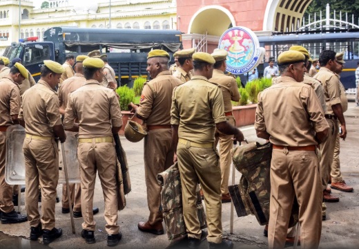अवैध संबंधों का खूनी अंजाम! मध्य प्रदेश में तीसरी पत्नी ने प्रेमी संग मिलकर पति को उतारा मौत के घाट