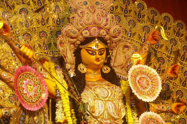 नवरात्रि पर सिर्फ एक पाठ से पूरी होंगी सभी इच्छाएं, दुर्गा शतनामवली का है यही चमत्कार