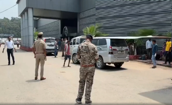 दंतेवाड़ा में नक्सलियों की कायराना करतूत: IED धमाके में 2 CRPF जवान घायल