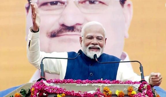 बिहार में PM मोदी के 75वें जन्मदिन पर ‘चलो जीते हैं’ का विराट प्रदर्शन, 243 LED वाहन रवाना