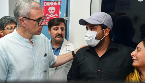 मुख्यमंत्री उमर अब्दुल्ला ने कश्मीर के अनंतनाग में बाढ़ प्रभावित इलाकों का जायजा लिया