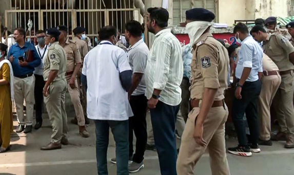 शराबी पति के जुल्मों से तंग आकर पत्नी बनी हत्यारी, घर के फर्श में दफनाई थी पति की लाश, 10 दिन बाद दुर्गंध ने खोला खूनी राज