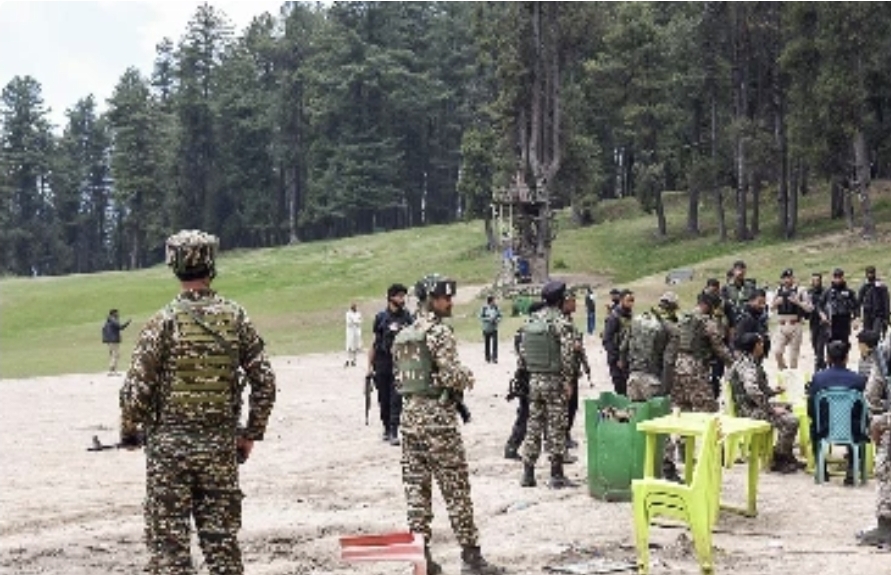 छोटे सबूत से मिली बड़ी कामयाबी, Mobile Charger की वजह से पकड़ा गया Pahalgam Terrorists का मददगार