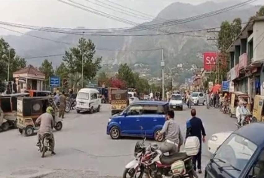 PoK में हड़कंप! PM हक पर शरणार्थियों की उपेक्षा का आरोप लगाते हुए मंत्रियों ने दिया इस्तीफा