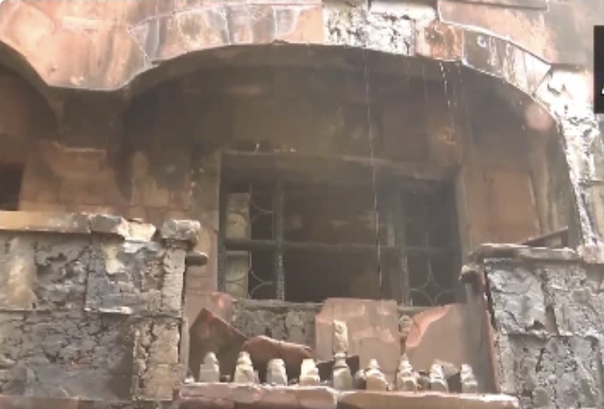 दिल्ली: संसद के करीब ब्रह्मपुत्र अपार्टमेंट में भीषण आग, कई सांसदों का आवास है यहां