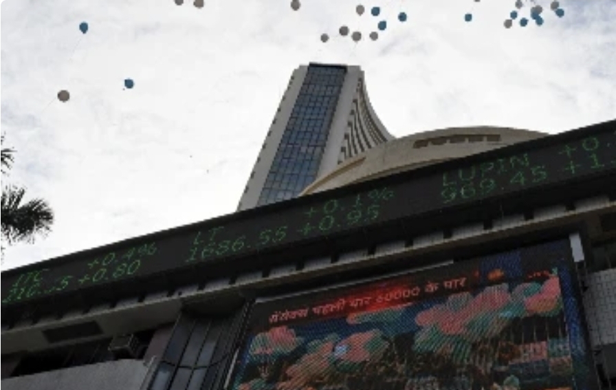 सेंसेक्स, निफ्टी में शुरुआती कारोबार में गिरावट