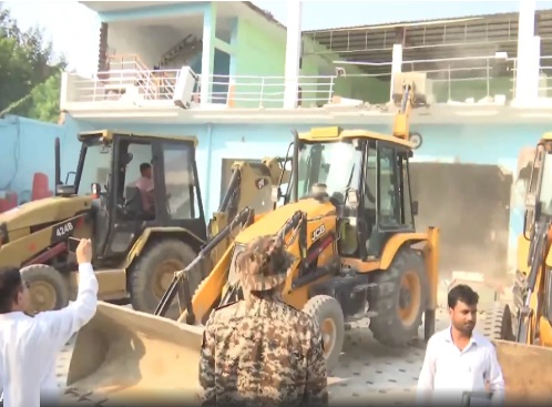 ‘आई लव मुहम्मद’ विवाद के बाद गिरफ्तार नफीस की अवैध संपत्ति पर कार्रवाई