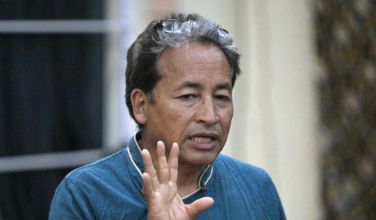 सोनम वांगचुक के खिलाफ ‘झूठे अभियान’ पर पत्नी सुप्रीम कोर्ट में, कहा- बदनामी की साज़िश।