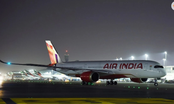 एअर इंडिया का विमान उलानबटोर में फंसे 228 यात्रियों को लेकर दिल्ली आया