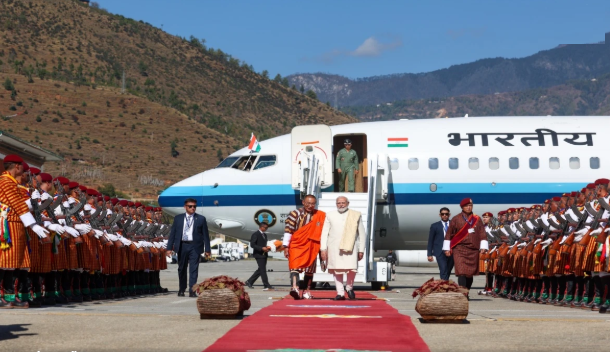 Delhi में धमाका और चीन के पड़ोस में लैंड किया PM मोदी का खास विमान, क्या है हिमालयी देश में एंट्री का मास्टरप्लान