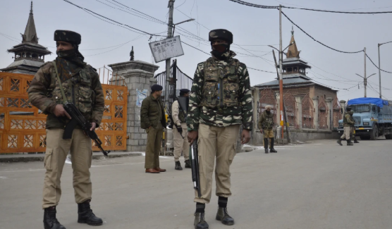 जम्मू-कश्मीर में प्रतिबंधित जमात-ए-इस्लामी पर बड़ी कार्रवाई, कुलगाम सहित चार जिलों में 200 से ज़्यादा ठिकानों पर छापे