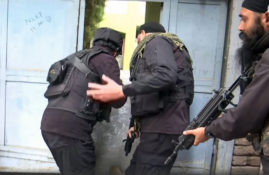 दिल्ली धमाकों के बीच घरों में घुसी सेना, अंदर क्या मिला ! पूरी दुनिया में हड़कंप