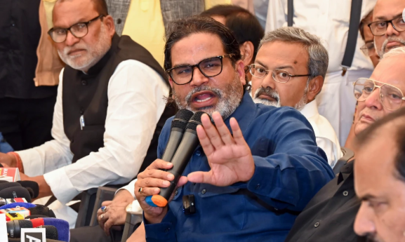 हार के बाद PK का नीतीश को खुला चैलेंज: ‘अगर 2 लाख रुपये महिलाओं को मिले तो हमेशा के लिए छोड़ दूंगा राजनीति’