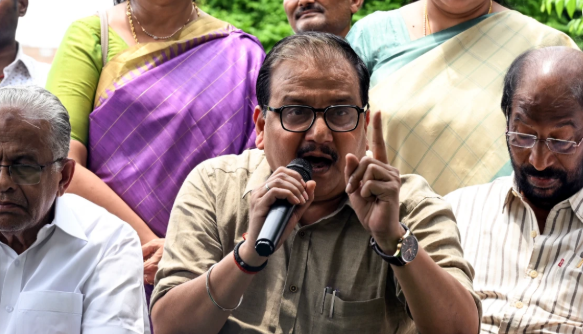 बिहार चुनाव से पहले महिलाओं को पैसे बांटे! RJD का नीतीश सरकार पर आचार संहिता उल्लंघन का गंभीर आरोप