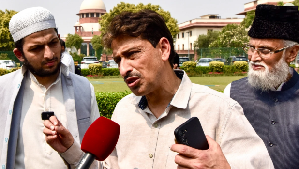 संविधान दिवस पर मोदी के संदेश पर मसूद का कटाक्ष: अगर वह खुद इसे समझ लें तो…