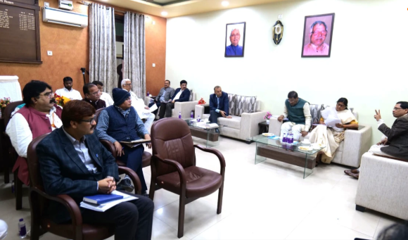 किसानों के हित में बड़ा फैसला? PACS को 6 महीने तक ब्याज-मुक्त अवधि का आश्वासन, मंत्री ने कही ये बात