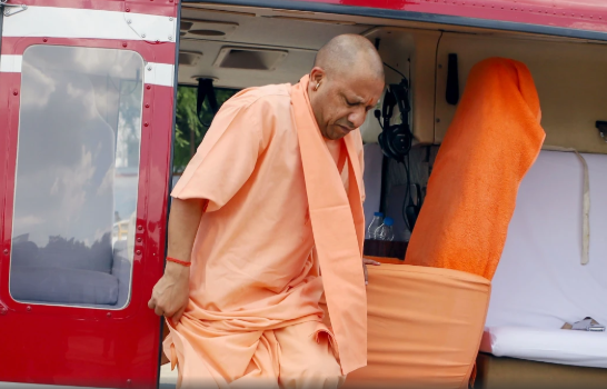 उत्तर प्रदेश के मुख्यमंत्री ने प्रधानमंत्री के वाराणसी दौरे से पहले तैयारियों की समीक्षा की