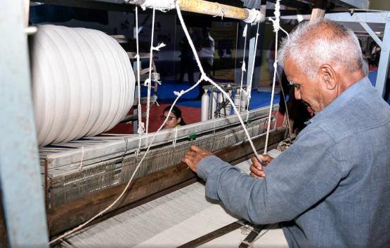 यदि आप खादी के कारोबार करेंगे तो सरकार देगी ₹1,20,000 तक की वित्तीय मदद और किफायती ब्याज दर पर लोन