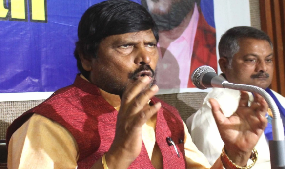 सीटों पर ‘धोखा’: Ramdas Athawale बोले- BJP ने किया विश्वासघात, अकेले लड़ेंगे BMC चुनाव