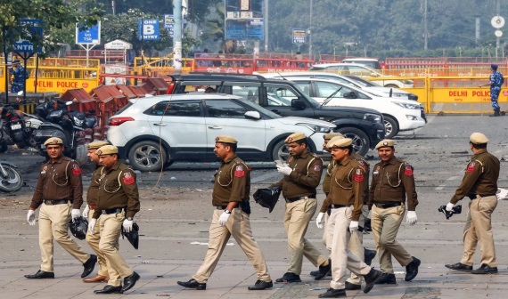 गाड़ियों में भरी थीं 500-1000 के पुराने नोटों की गड्ड‍ियां, पुलिस ने चार आरोपियों को किया गिरफ्तार