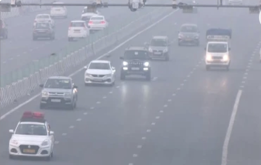 Delhi Air Pollution | ज़ीरो विजिबिलिटी, सांस लेना दूभर… दिल्ली की हवा ‘जानलेवा’ बनी, AQI 405 के पार