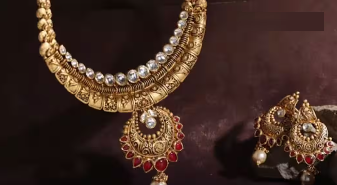 सोने की कीमतें घटी या बढ़ी? जानें 17 दिसंबर को सोना खरीदने के लिए कितना करना होगा खर्च