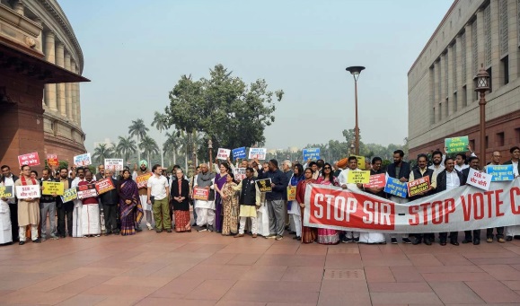 एसआईआर का विरोधः चिन्ता लोकतंत्र की या वोट बैंक की?